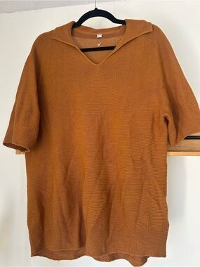 Uniqlo Rust Orange Short-Sleeve V-Neck Knit Top